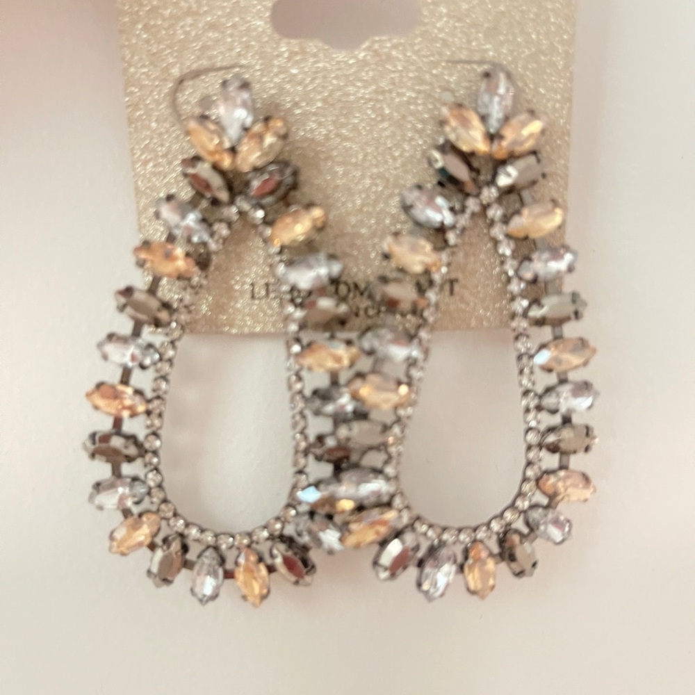 NEW, Natasha, Dangle Rhinestone Earrings - Picture 5 of 6
